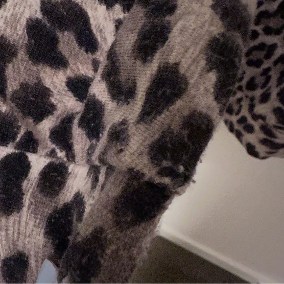 Leopard print tunic from Japan, made in Korea - Picture 6 of 8